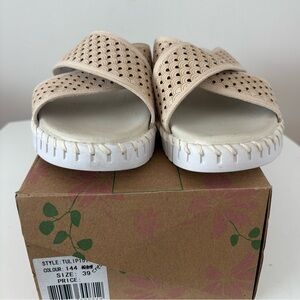 Ilse Jacobsen Women's Sandal/Slide. Size 39
Excellent condition.